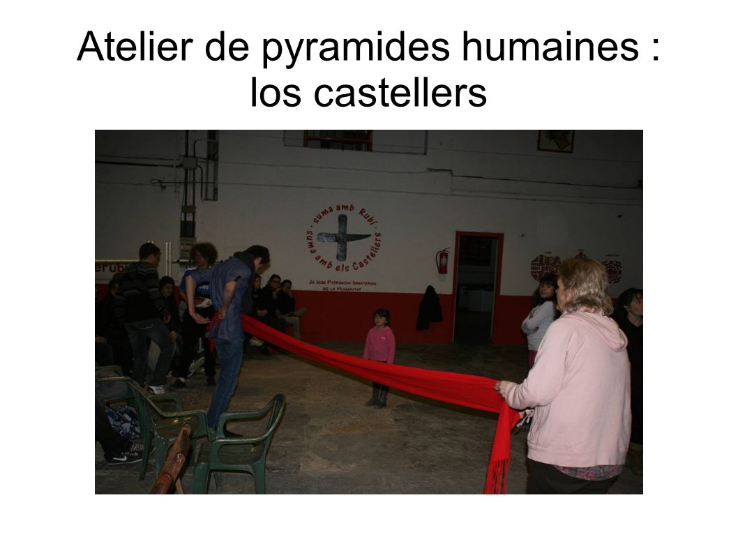 Atelier de pyramides humaines : los castellers