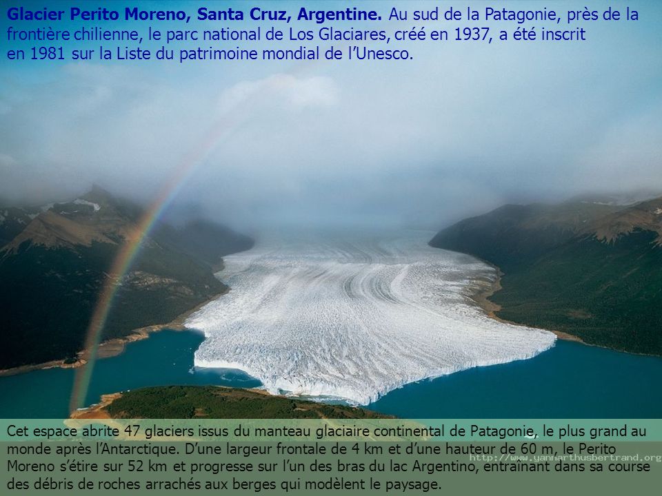 Glacier tombant dans la lagune San Rafael, Chili.
